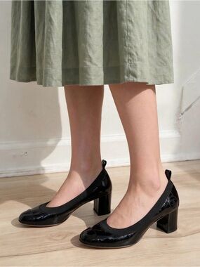 CHANEL Black Patent Leather Mid Block Heel Pumps